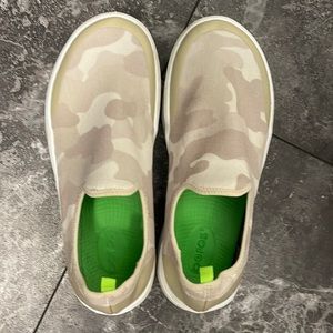 OOFOS light colored camouflage